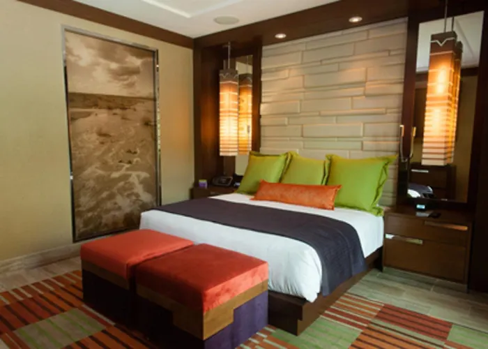 Hotel Vee Quiva & Casino 4*